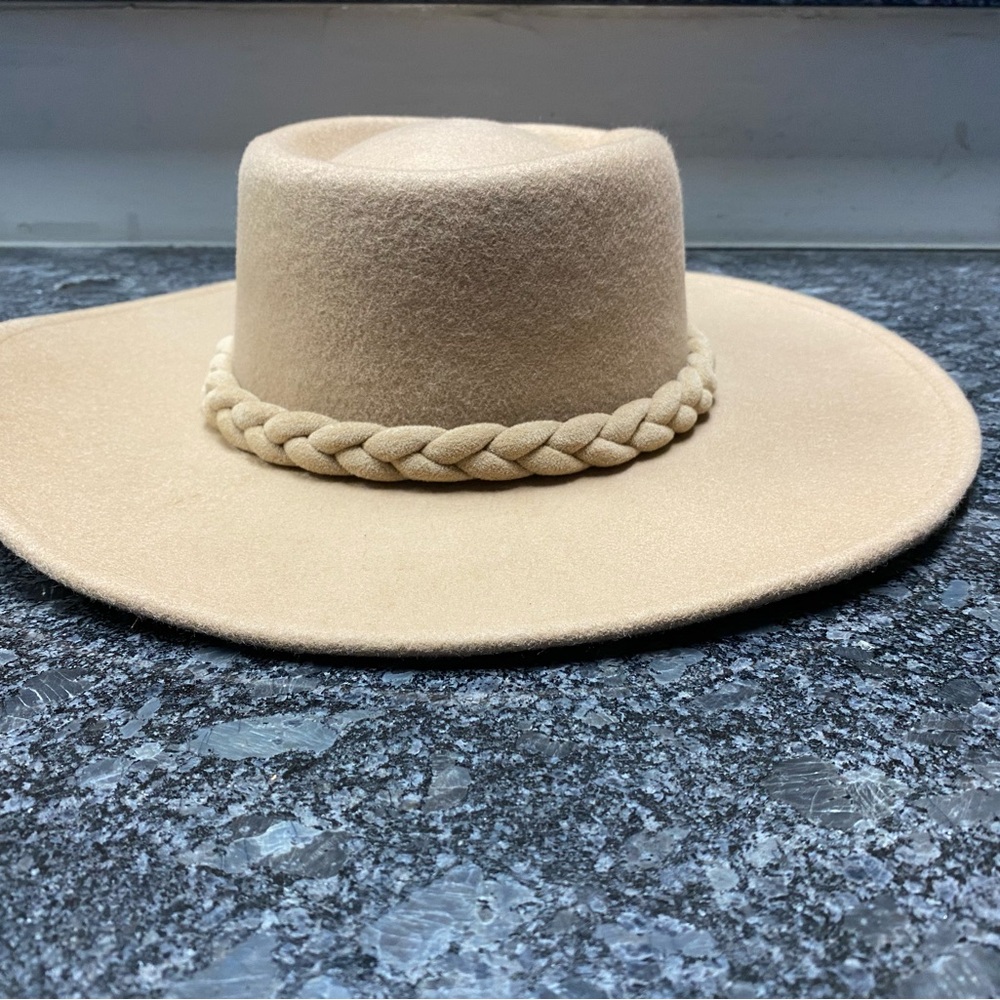 Elegant Tan Braided Women's Hat